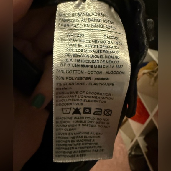 Levi’s denizem black denim short shortie shorts size 7
(🤑 Get 5 items for $30) - Picture 5 of 6